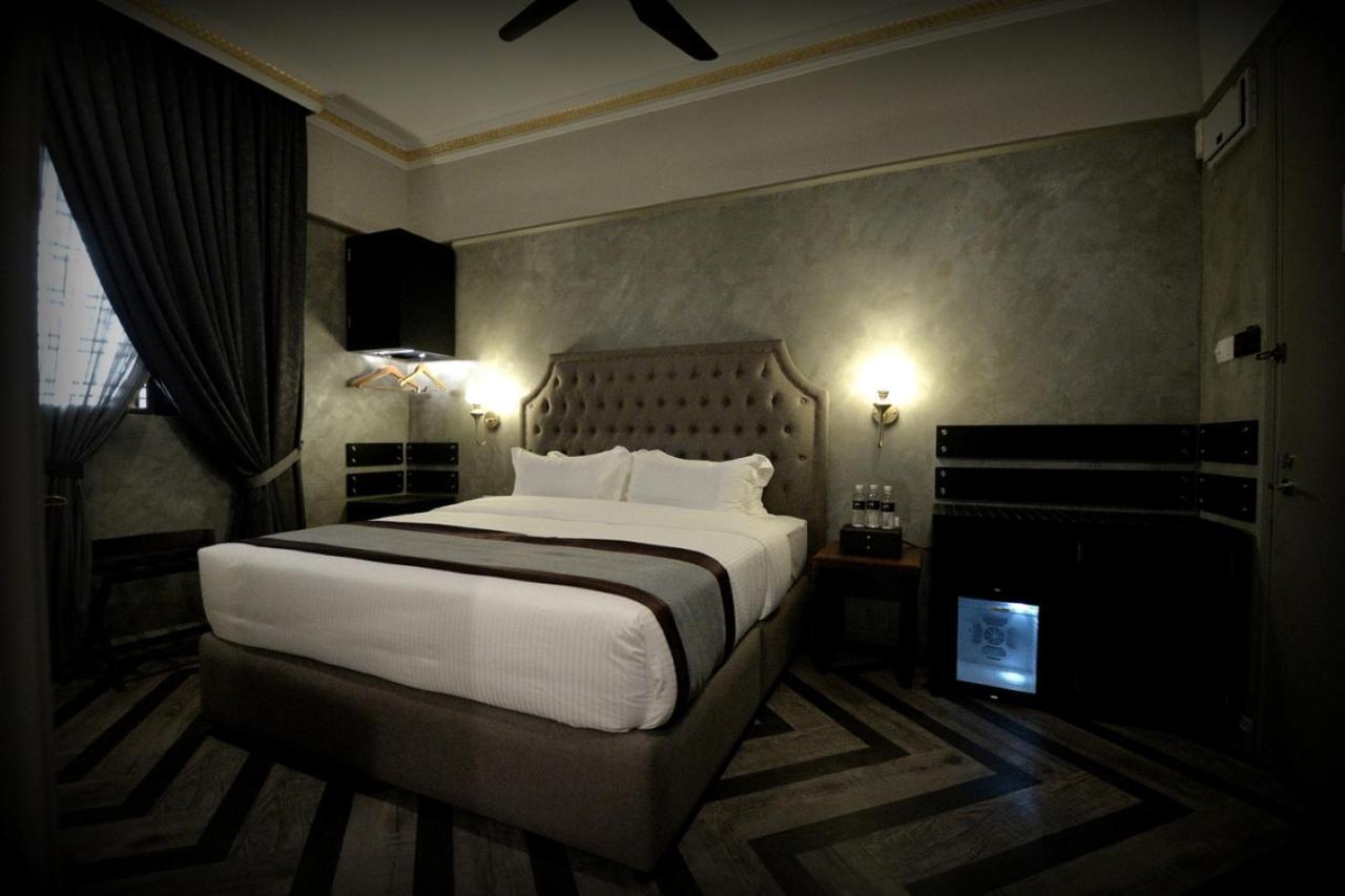 1969 Business Suites @ Ipoh Garden Buitenkant foto