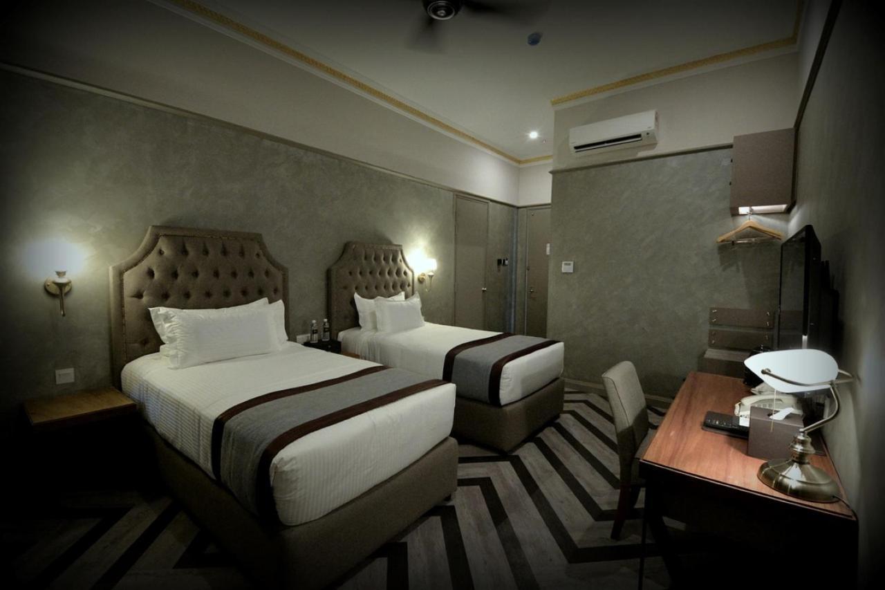1969 Business Suites @ Ipoh Garden Buitenkant foto