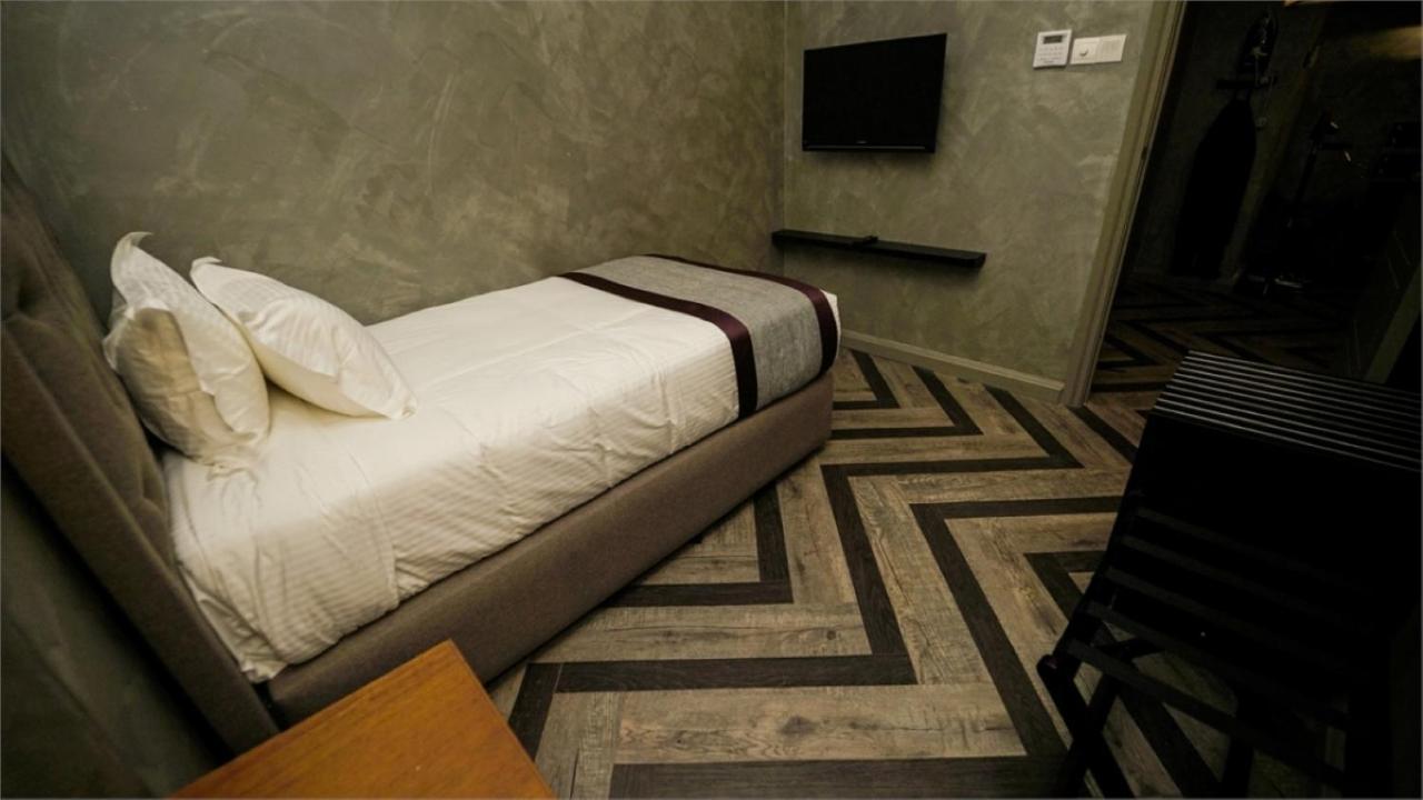 1969 Business Suites @ Ipoh Garden Buitenkant foto