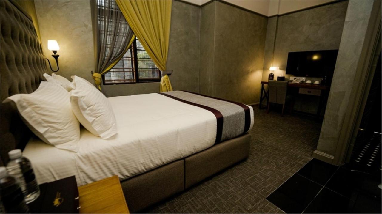 1969 Business Suites @ Ipoh Garden Buitenkant foto