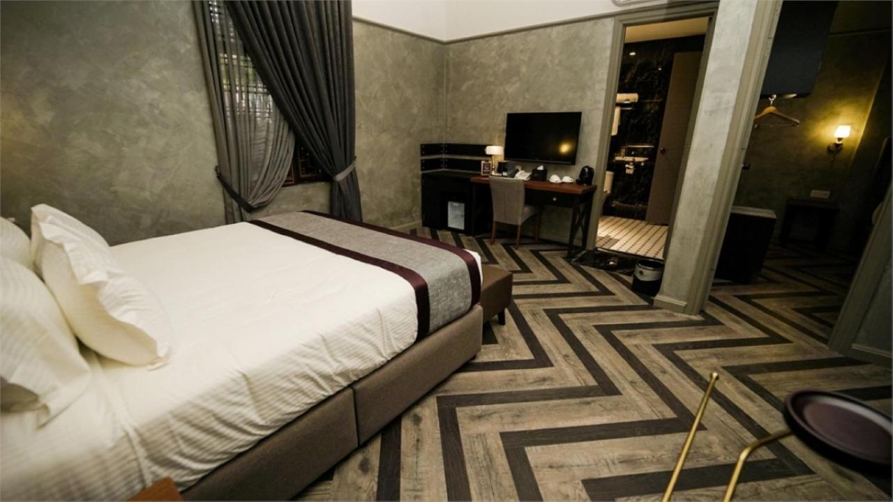 1969 Business Suites @ Ipoh Garden Buitenkant foto