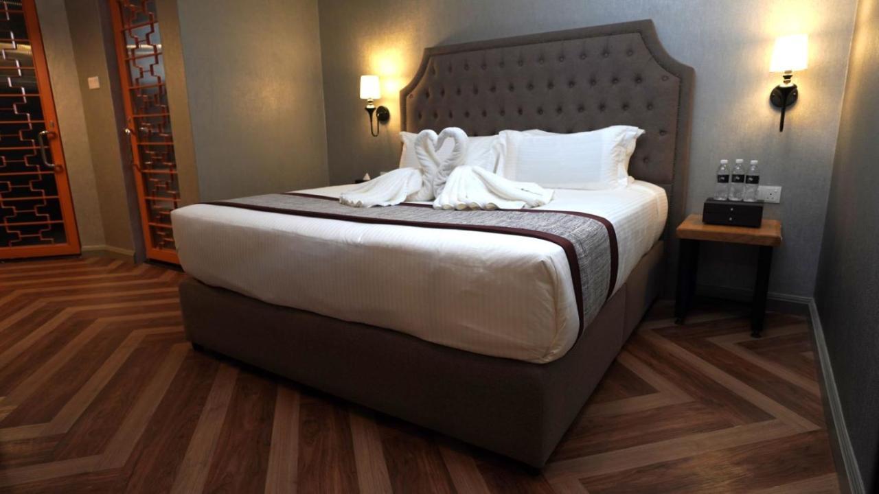 1969 Business Suites @ Ipoh Garden Buitenkant foto