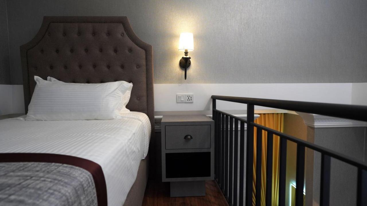 1969 Business Suites @ Ipoh Garden Buitenkant foto